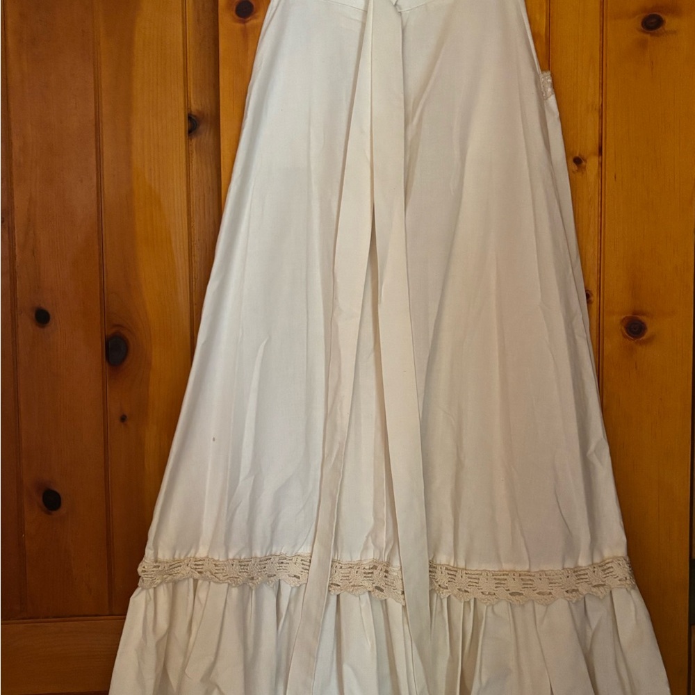 Gunne sax Skirt - SUPER RARE COTTON cream -
Reasonable offers welcome